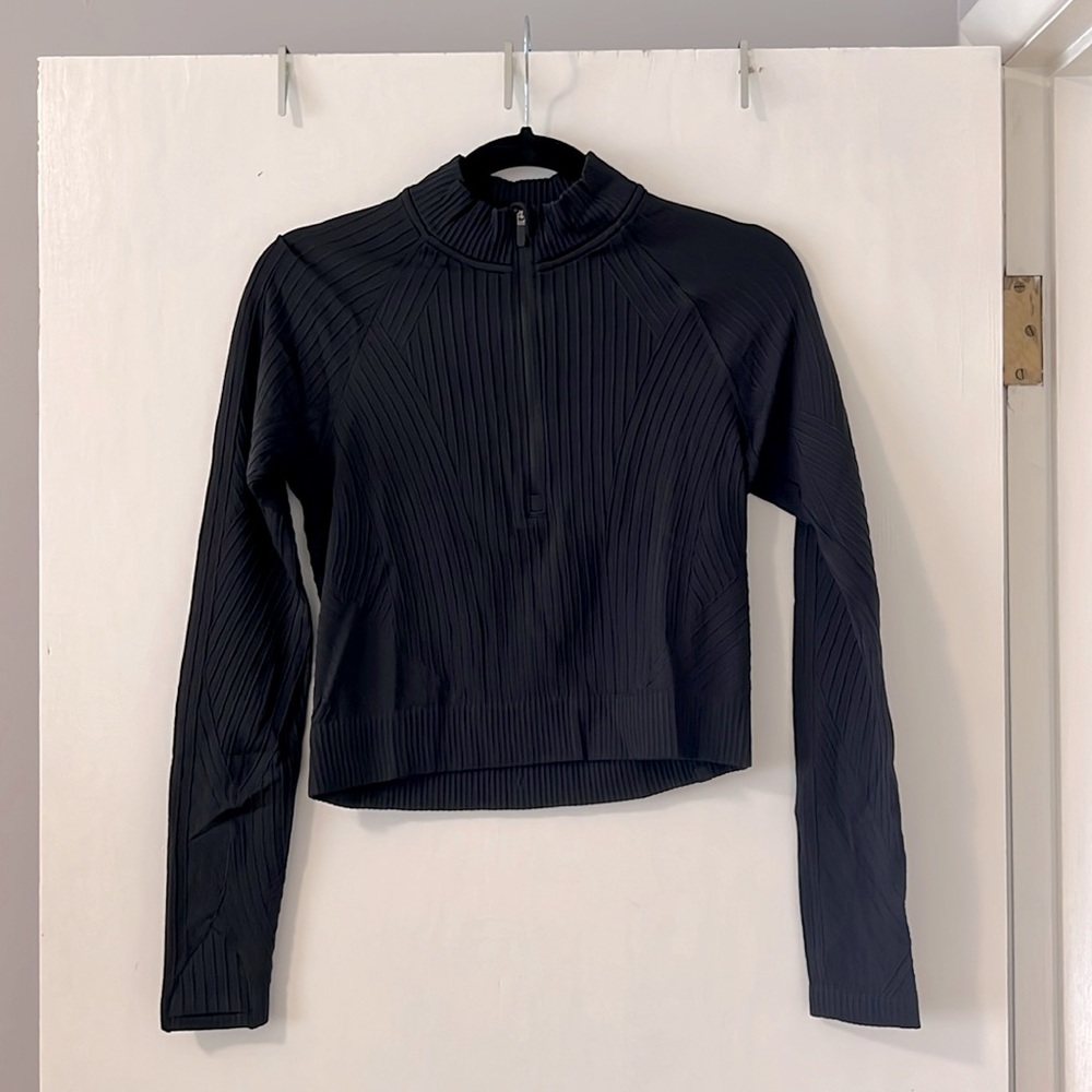 Lululemon cropped half zip